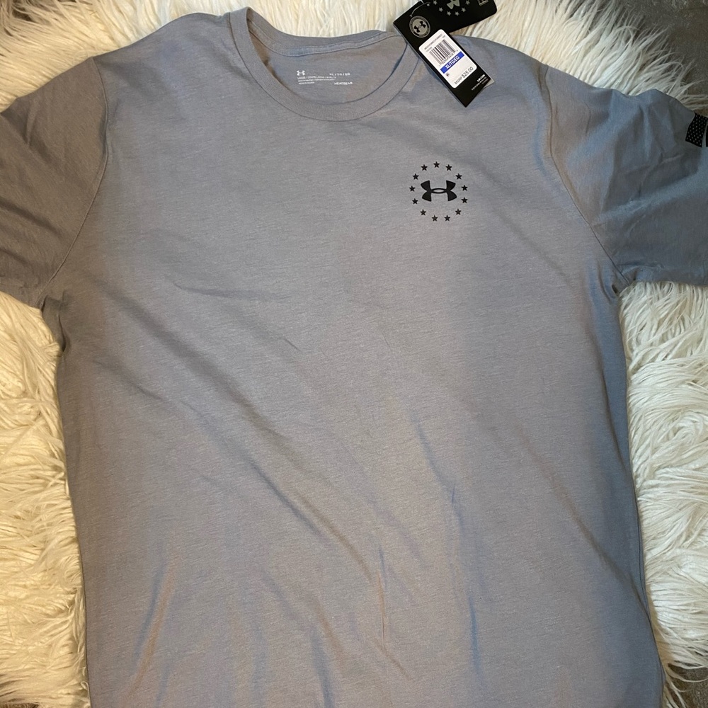 Under Armor men’s XL gray freedom shirt